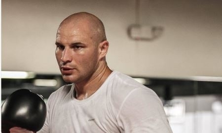 Дычко продолжает подготовку к дебюту на профи-ринге