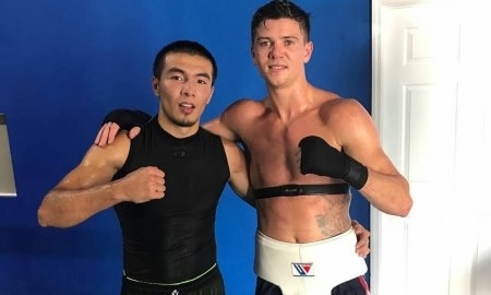 Турсынгалиев провел спарринг с Олимпийским чемпионом