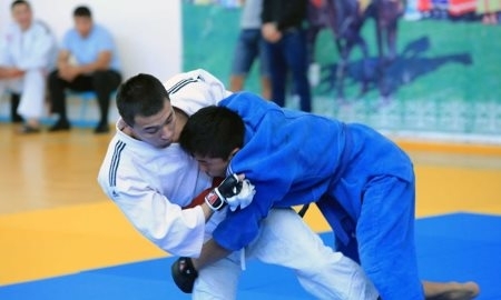 Казахстанец отдал победу своему земляку в финале чемпионата Азии по джиу-джитсу