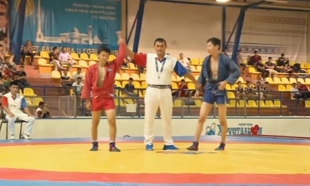 Международный турнир по самбо проходит в Уральске