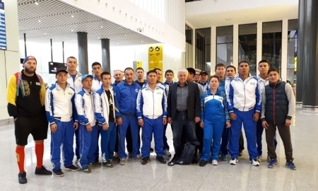 Сборная Казахстана вылетела в Гамбург на чемпионат мира