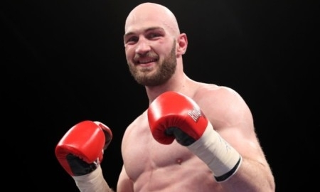 Уорд ставит на Головкина в бою с Альваресом