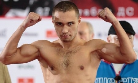 Абсолютного чемпиона мира обязали провести бой с уроженцем Казахстана