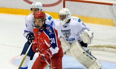 «Снежные Барсы» крупно проиграли «Красной Армии» в матче молодёжного Кубка мира