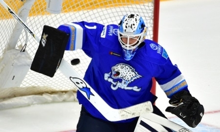 Карлссон оформил первый шатаут в сезоне