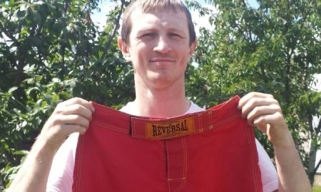 Первый победитель Конора Макгрегора считает, что в Казахстане бойцов ММА узнают на улицах