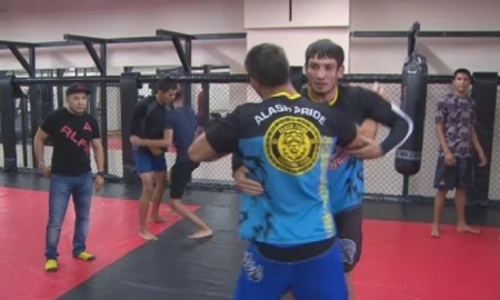 Бойцовский клуб «Alash Pride» провел мастер-класс для молодежи