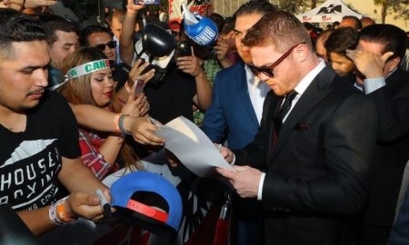 Головкин признал, что публика в Лас-Вегасе может сильнее поддерживать «Канело»