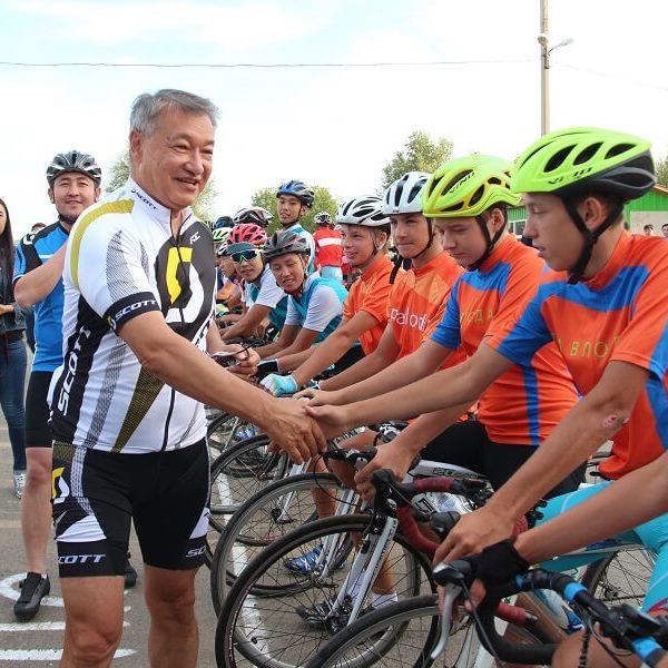 В ВКО стартовала велосипедная гонка с участием школьников Казахстана и Узбекистана
