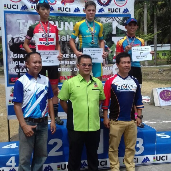 Сборная Казахстана по маунтинбайку вернулась из Малайзии с четырьмя медалями