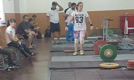 Как казахстанские тяжелоатлеты проводят сборы в Текели