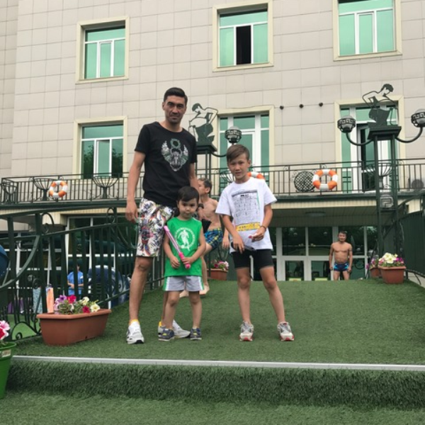 Ума Смакова: «Самат — очень хороший организатор, и карьера спортивного чиновника могла бы его увлечь»