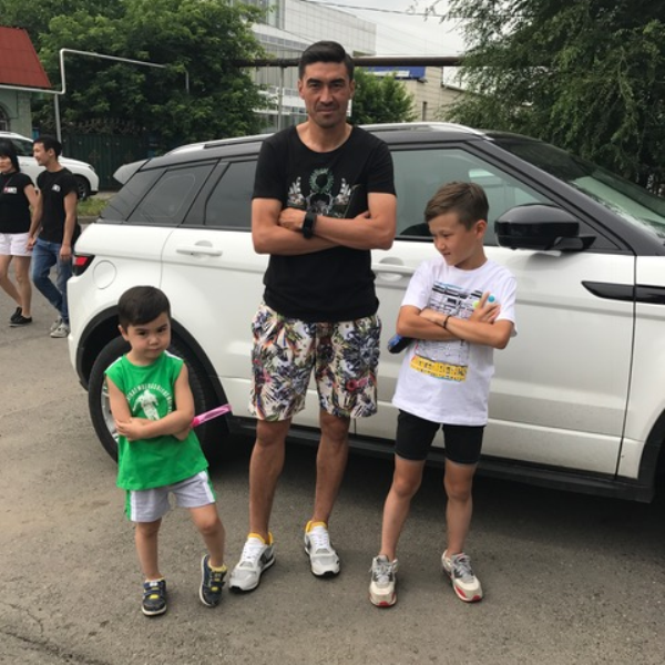 Ума Смакова: «Самат — очень хороший организатор, и карьера спортивного чиновника могла бы его увлечь»