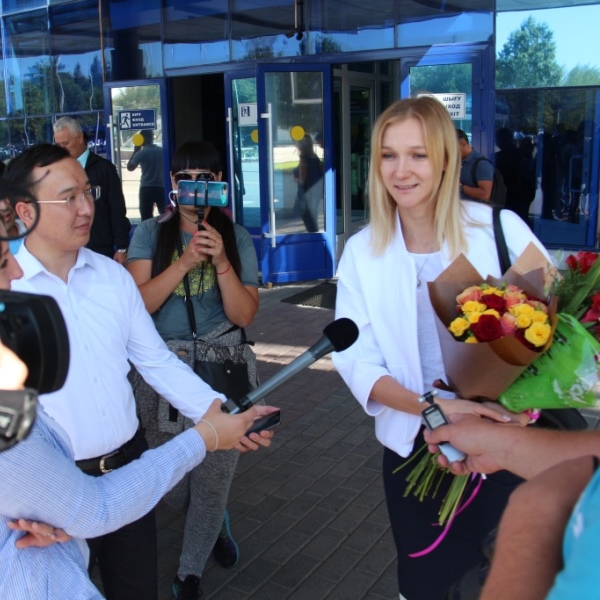 Триумфатора «Бриллиантовой лиги» легкоатлетку Рыпакову встретили в Усть-Каменогорске