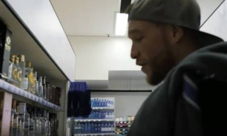 Как соперник Каната Ислама выбирал в магазине водку