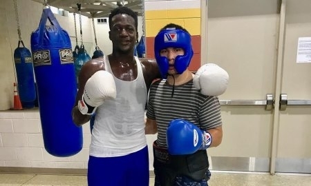 Шынгысхан Тажибай провел спарринг с сенегальским проспектом