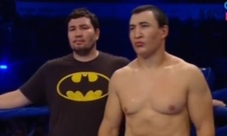 Мырсатаев четырежды отправил соперника в нокдаун и победил