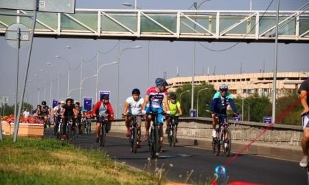В Алматы известные спортсмены приняли участие в велопробеге 