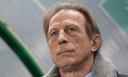 Сборная Румынии перед матчем с Казахстаном осталась без главного тренера