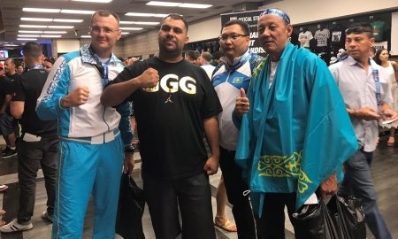 Казахстанские болельщики пришли на взвешивание Головкина и Альвареса