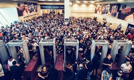 За четыре часа до начала вечера бокса Головкин — Альварес фанаты уже выстроились в длинные очереди