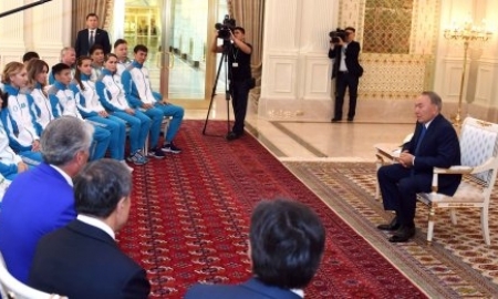 Назарбаев прокомментировал бой Головкин — Альварес