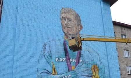 Изображение Винокурова появилось на фасаде дома в Петропавловске