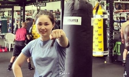 Муздиман с победы в США дебютировала на профи-ринге