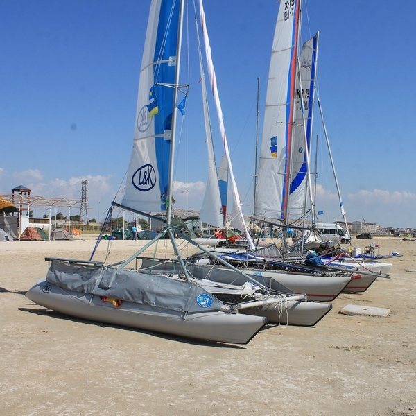 В Актау стартовала международная парусная регата «Маринс»