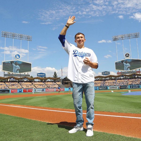 Головкин произвел торжественное вбрасывание перед бейсбольным матчем