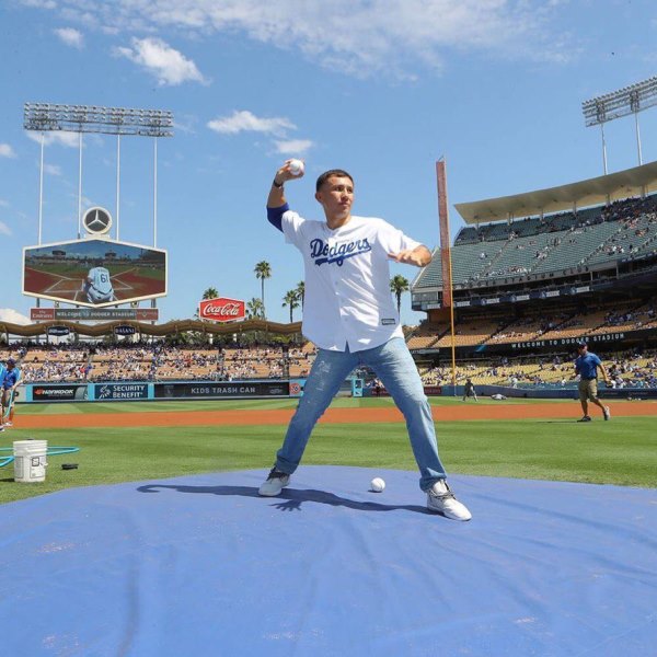 Головкин произвел торжественное вбрасывание перед бейсбольным матчем