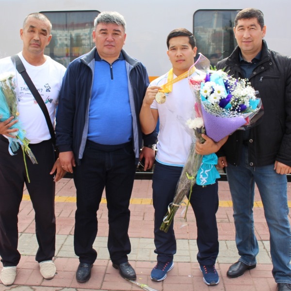 Казахстанский тяжелоатлет раскрыл секрет своей победы на летней Универсиаде