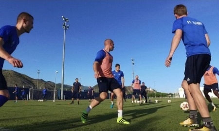 Видео первой тренировки «Астаны» в Кастельон-де-ла-Плана