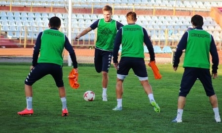 Фоторепортаж с тренировки «Окжетпеса» в Караганде