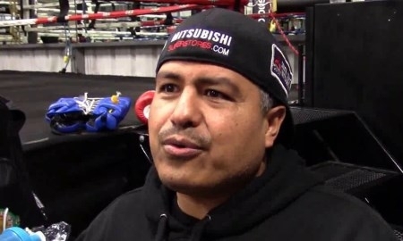 Роберт Гарсия назвал фаворита в реванше Головкин — «Канело»