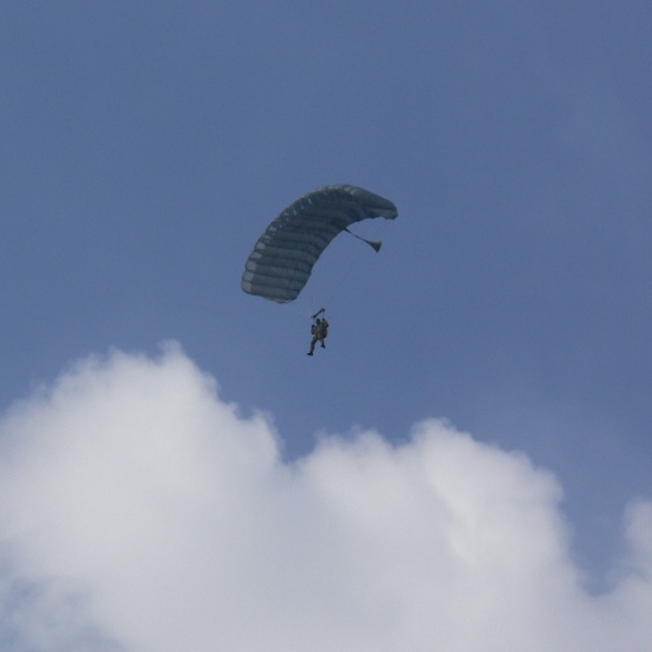 В Вооруженных силах Казахстана проходит чемпионат по парашютному многоборью