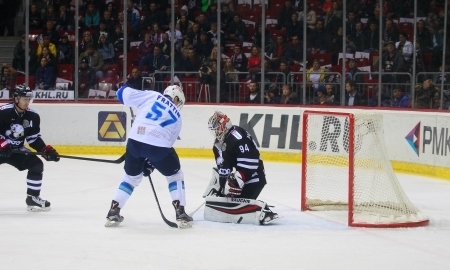 Фоторепортаж с матча КХЛ «Трактор» — «Барыс» 2:1