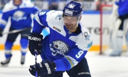 Доус — лучший нападающий сентября в КХЛ