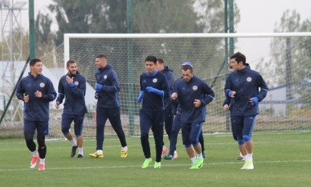 Сборная Казахстана провела тренировку в Талгаре перед вылетом в Румынию