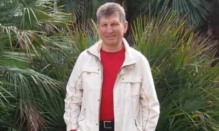 Вячеслав Ледовских: «Хижниченко выпускают на поле, — наверное, чтобы он показал свою фигуру»