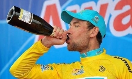 «Астана» продлила контракт с Дмитрием Груздевым