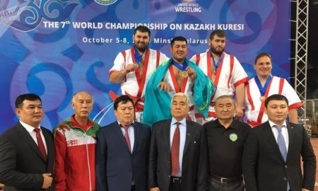 Казахстанец стал чемпионом мира по казах курес на соревнованиях в Минске
