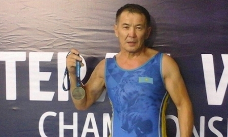 Борец из Кокшетау завоевал бронзу чемпионата мира в Болгарии