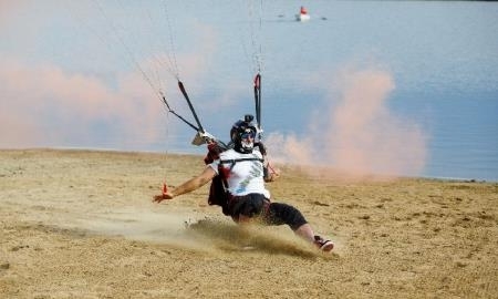 Тюменский парашютист готовится побить рекорд Казахстана