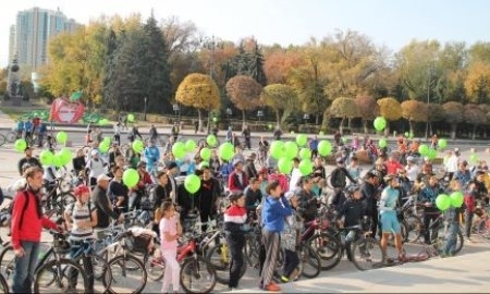В Алматы прошел юбилейный двадцатый велопробег