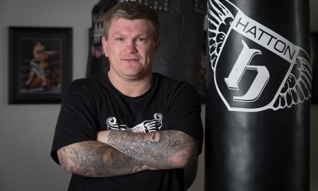 Рикки Хаттон: «Если Жакиянов начнет бой с Барнеттом не так, как с Уорреном, Райана ждет куча неприятностей»