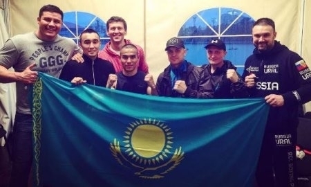 Двое казахстанских боксеров подписали контракт с ведущим российским промоушеном