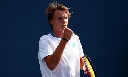 Бублик одолел Рамоса и вышел в четвертьфинал турнира в Москве