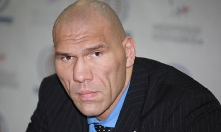 Николай Валуев сделал прогноз на бой Жакиянов — Барнетт