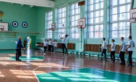 Школьные спортзалы максимально задействуют в ВКО для развития массового спорта